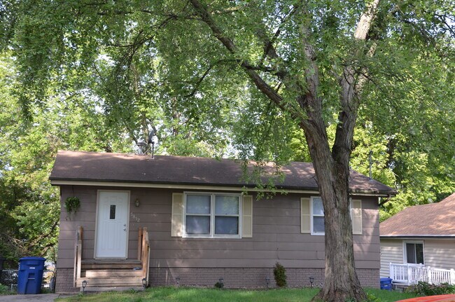 Primary Photo - 5812 SW 3rd St
