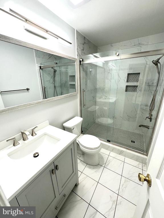 Building Photo - 4713 Columbia Rd