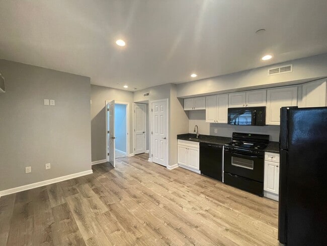 Building Photo - 374 Amory St