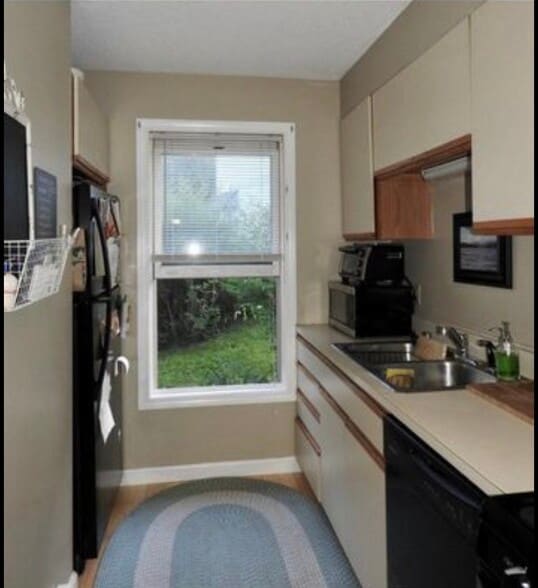 Kitchen - 34 Marsten Ln