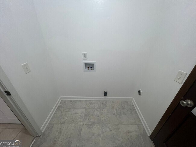 Building Photo - 916 Curry Cir SE