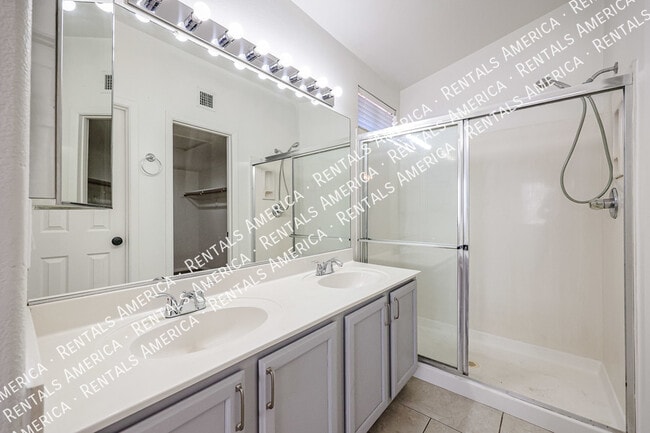 Building Photo - 4138 W Charter Oak Rd