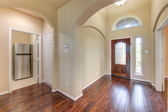 Building Photo - 6907 Stevenson Dr