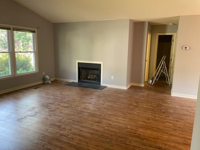 Building Photo - Charming home located in Heart of Wilmington