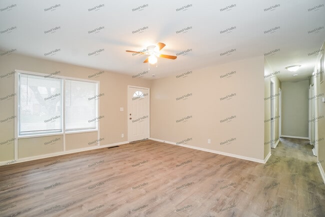 Building Photo - 488 Lombard Rd