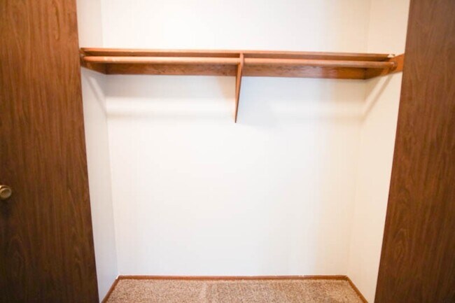 Building Photo - Mid-Century 2-Bedroom in Sullivan's Gulch-...