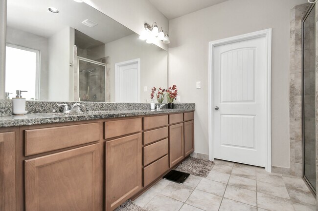 Building Photo - 8002 Mesquite Hill Ln