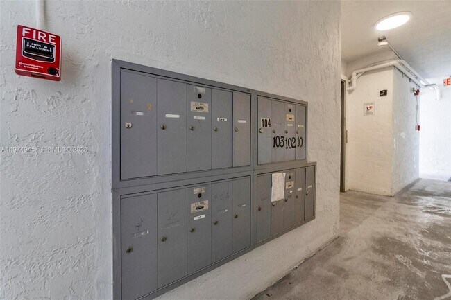 Building Photo - 620 SW 10th St