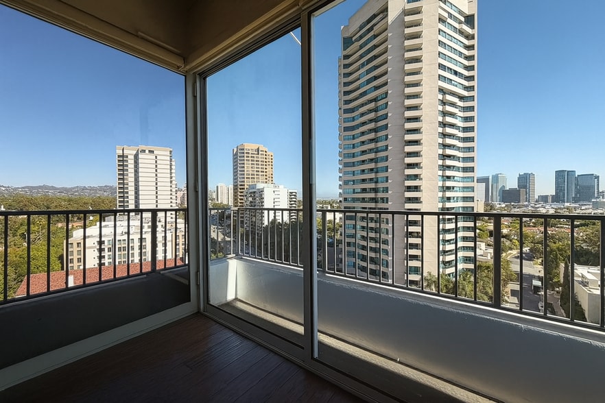 Building Photo - 10501 Wilshire Blvd