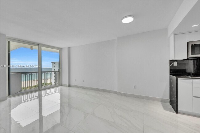 Building Photo - 401 Ocean Dr