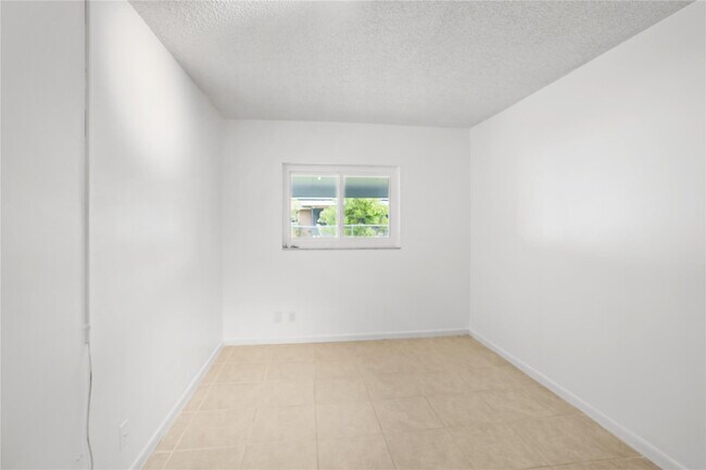 Building Photo - 6579 Country Way