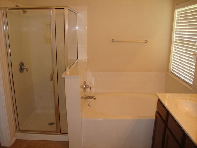 Building Photo - 2539 Red Fern Dr