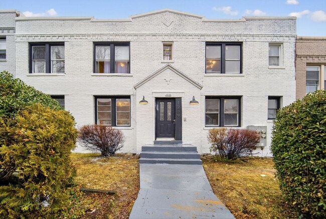 Building Photo - 1239 Penn St NE