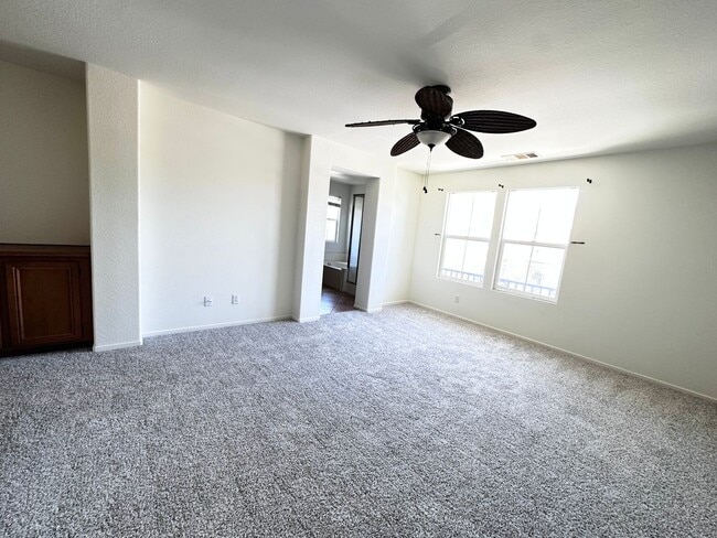 Building Photo - 4 bedroom home. New Carpet!