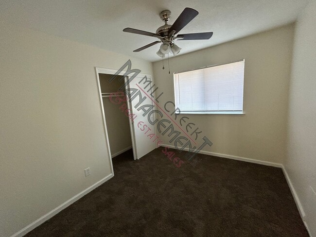 Building Photo - Home in Tulare