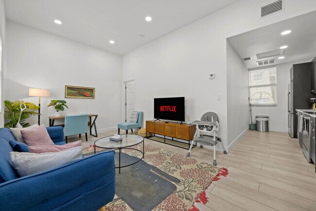 Building Photo - 1862 6th St