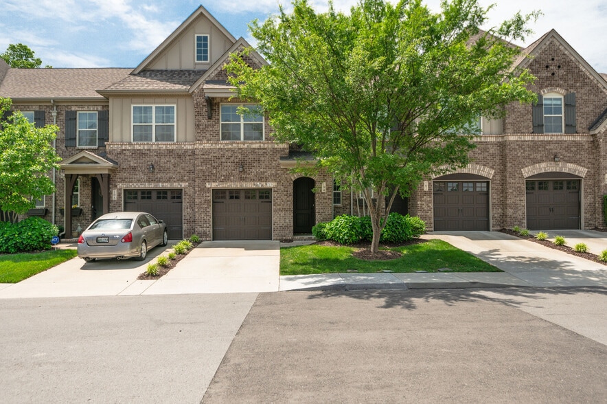 Building Photo - 104 Ambassador Private Cir