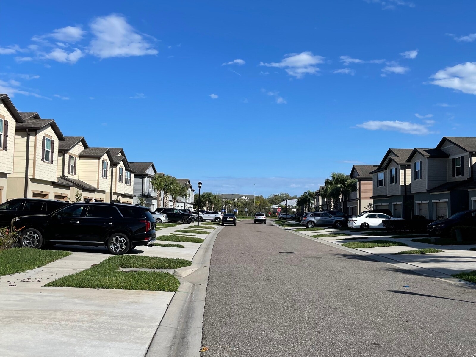 Building Photo - 9148 Hillcroft Dr