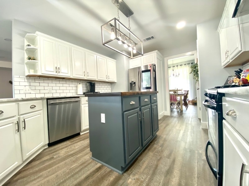 Building Photo - 110 Honeysuckle Ct