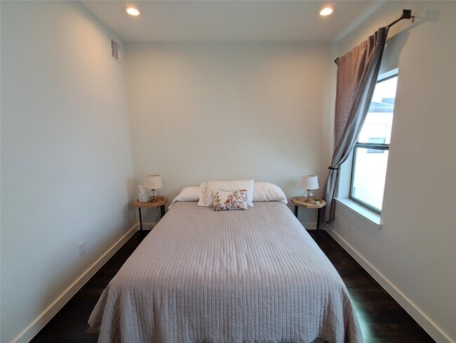 Building Photo - 4307 Schuler St