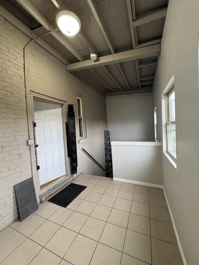 Building Photo - 1826 S Kedzie Ave