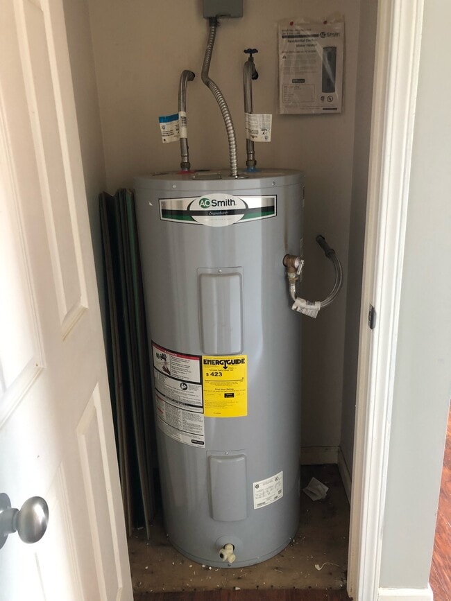 Building Photo - 1050 Scarlett Ln