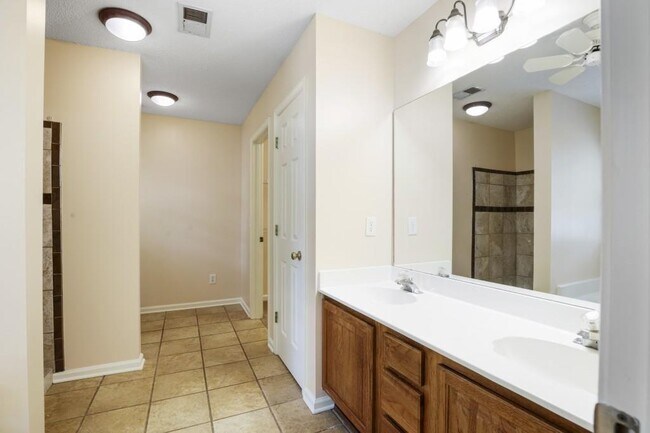 Building Photo - 1312 Dungan Dr NW