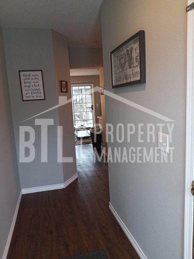Building Photo - Great Walk-In Unit!