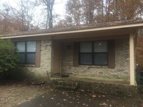 Building Photo - 4807 Oak Meadow Dr