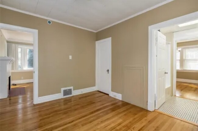 Building Photo - 429 N Laclede Station Rd