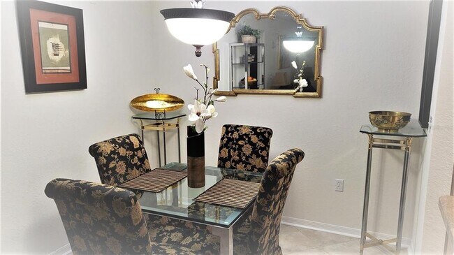 Building Photo - 8804 Manor Loop