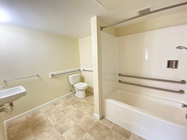 Building Photo - 100 Sentinel Court