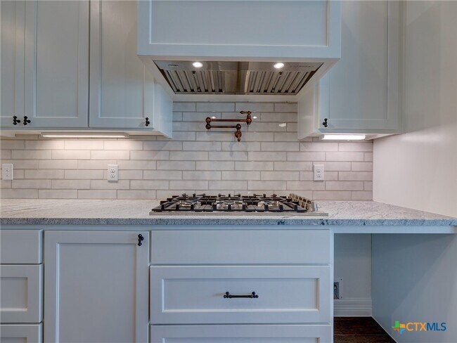 Building Photo - 505 Magan Ln