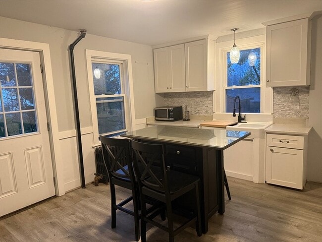 Building Photo - 10 Cushman St