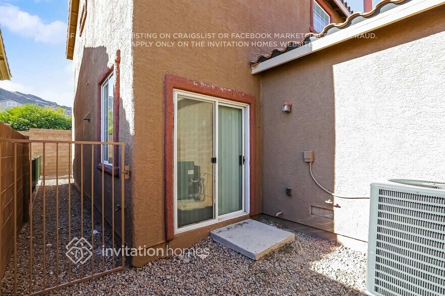 Building Photo - 4039 Sparrow Rock St