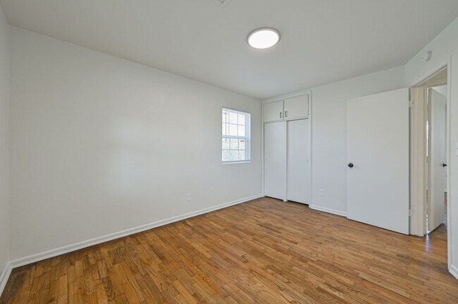 Building Photo - 416 Betty Ln