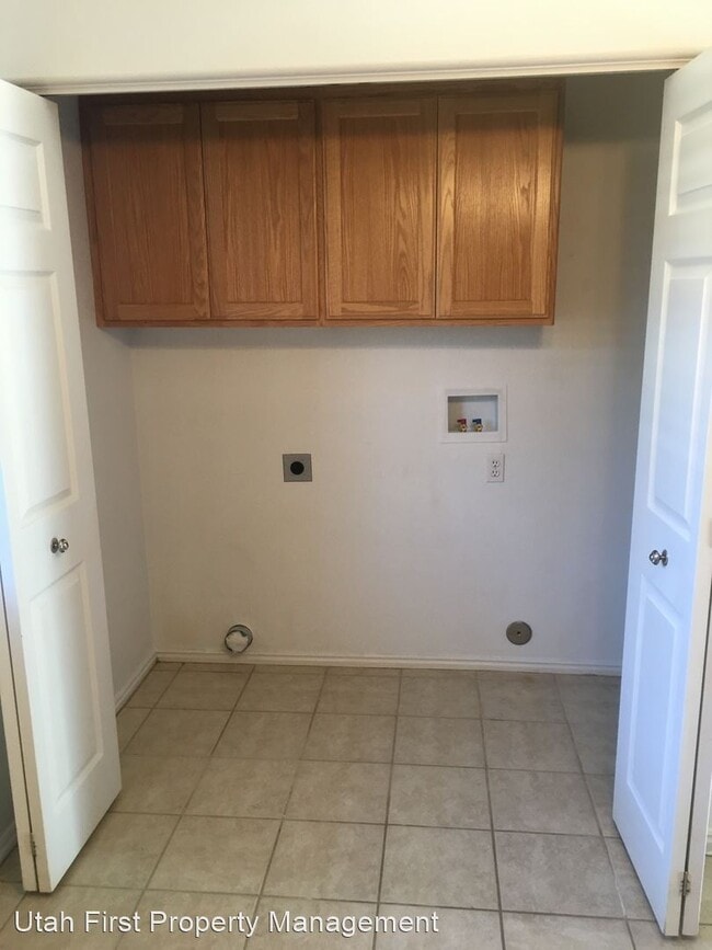 Building Photo - 2 br, 2 bath House - 684 W Buena Vista Blv...