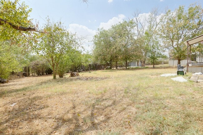 Building Photo - 221 Porter Dr