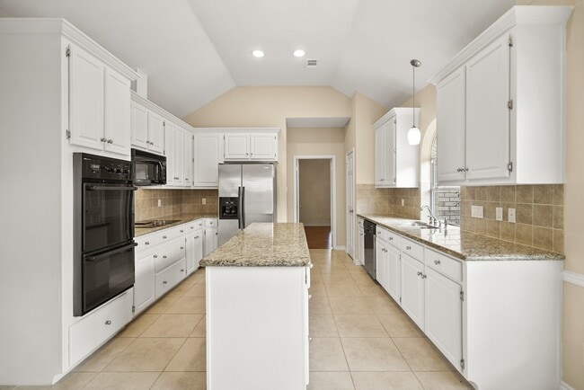 Building Photo - 1438 Crescent Green Dr