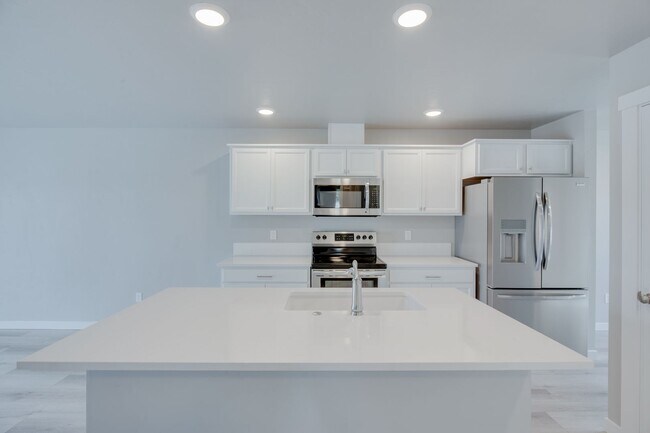 Building Photo - At Last, This Is What You’ve Been Searching For.