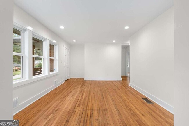 Building Photo - 1857 Boulderview Dr SE