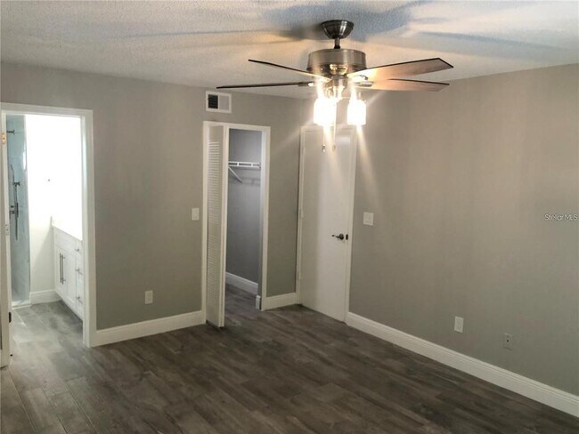 Building Photo - 2041 Royal Bay Blvd
