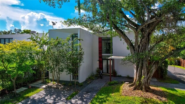 Building Photo - 8660 Arboretum Ln