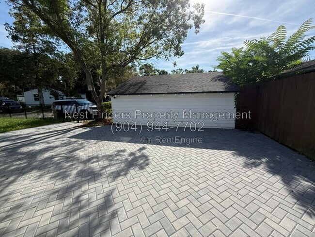Building Photo - 1309 Macarthur St