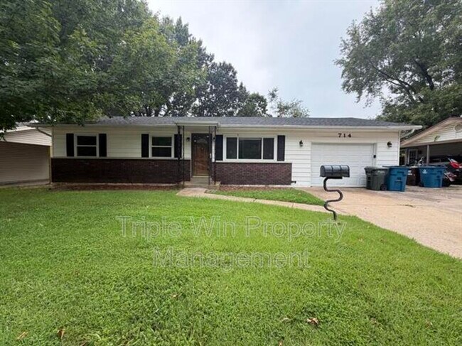 Building Photo - 714 Undercliff Dr