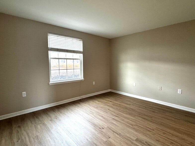 Building Photo - 925 Cleveland St