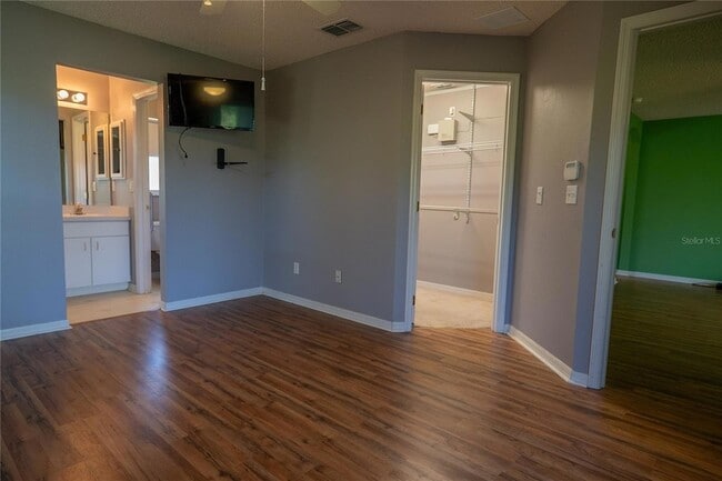 Building Photo - 3559 Capland Ave