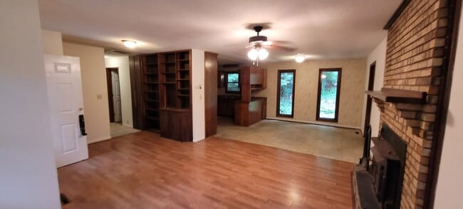 Building Photo - 4793 Castle Ford Rd