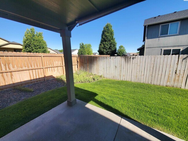Building Photo - For rent West Kennewick