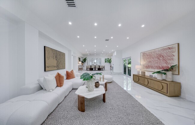 Building Photo - 871 NE 81st St